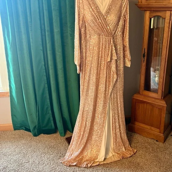 Stunning Mermaid Rose Gold Sequined Dress with Sleeves and Slit - Picture 9 of 16